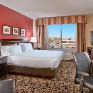 One-Bedroom King Suite